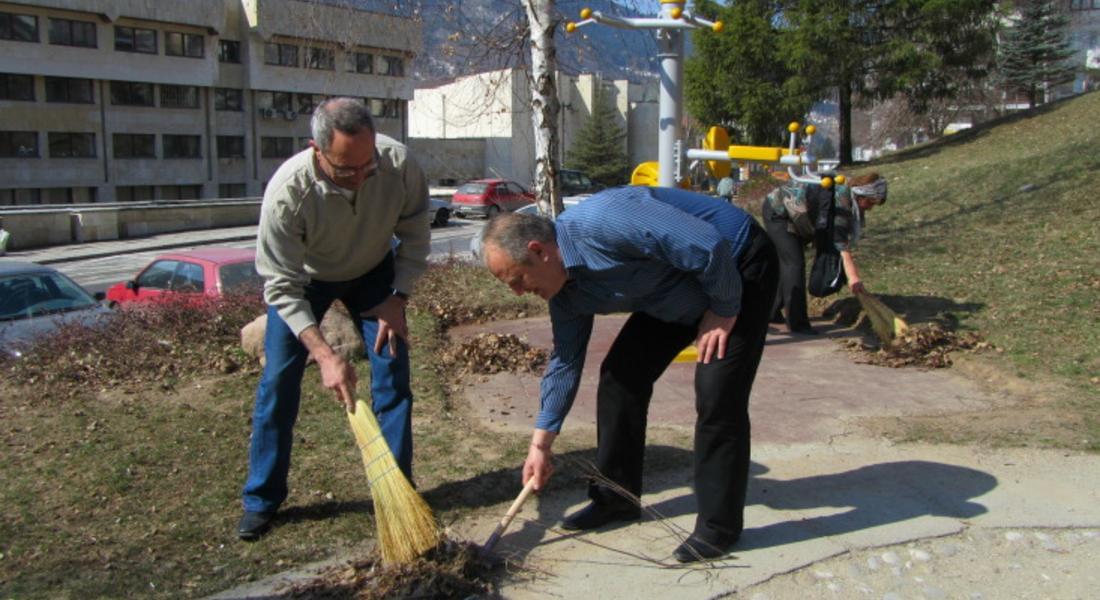Кметът Николай Мелемов даде старт на доброволната кампания за пролетно почистване