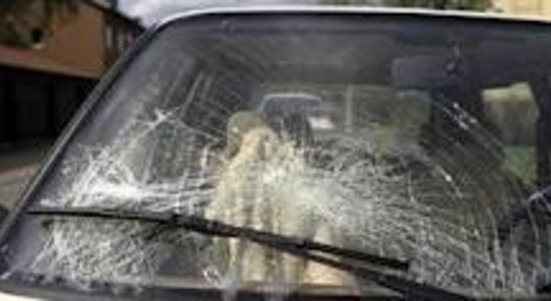 Счупиха задното стъкло на лек автомобил „Ауди А4” в Смолян