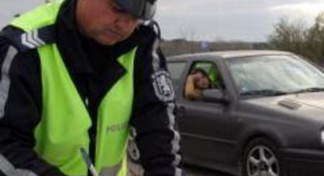Шофьор на товарна кола без документи спипаха край Доспат
