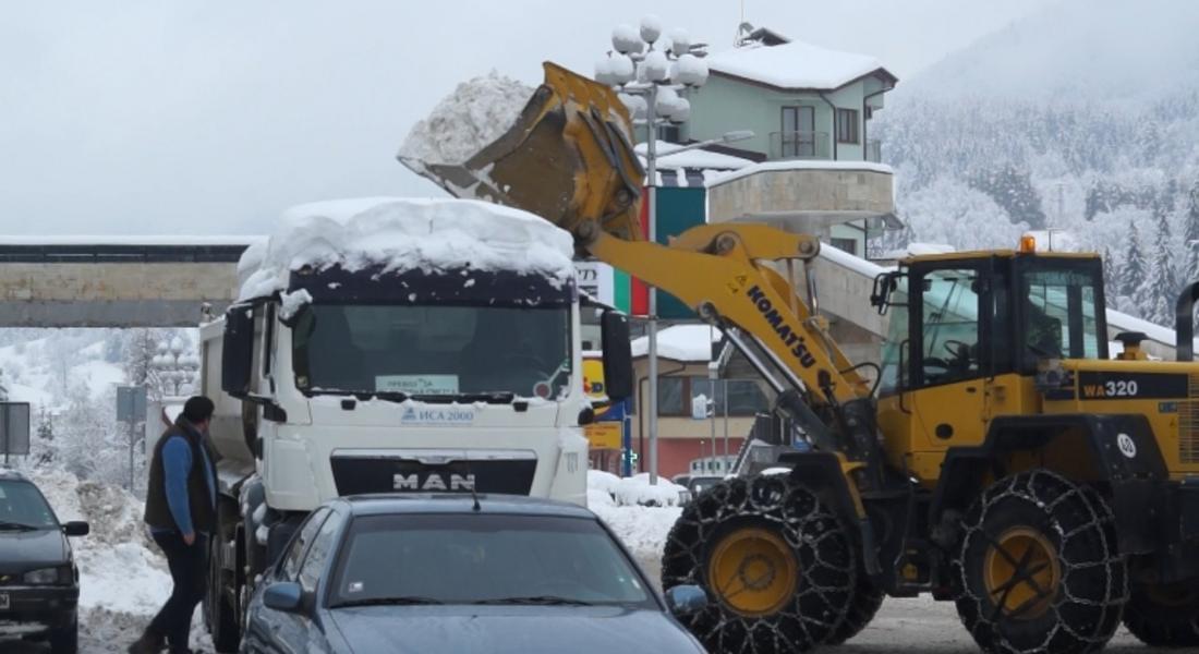 Мелемов: От днес започна извозването на сняг, очакват се нови валежи от сняг