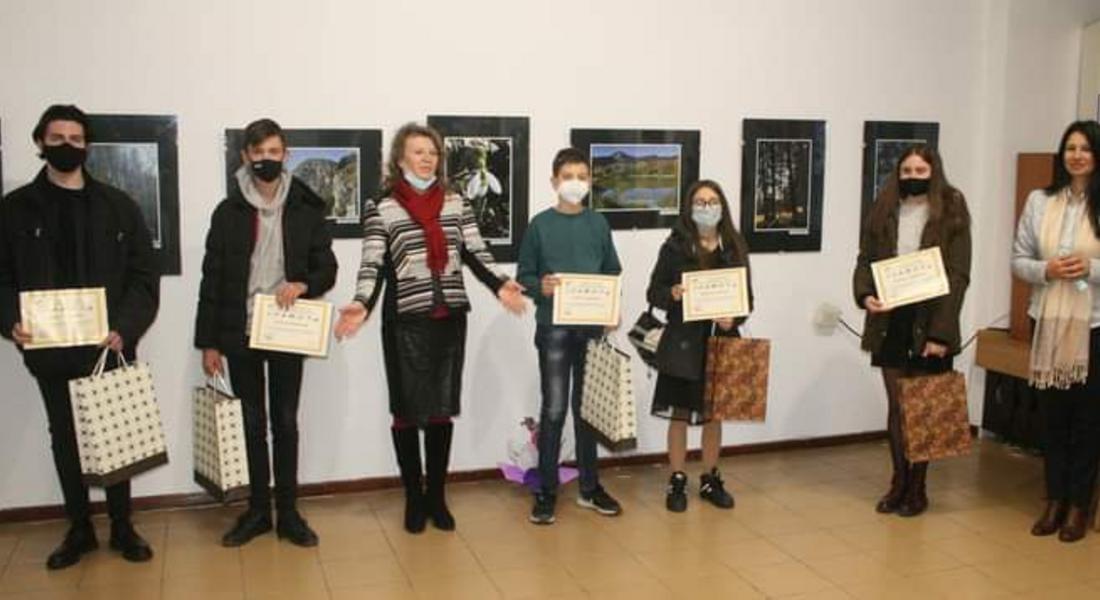Изложба на фотоклуб "Светлопис" откриха в КДК