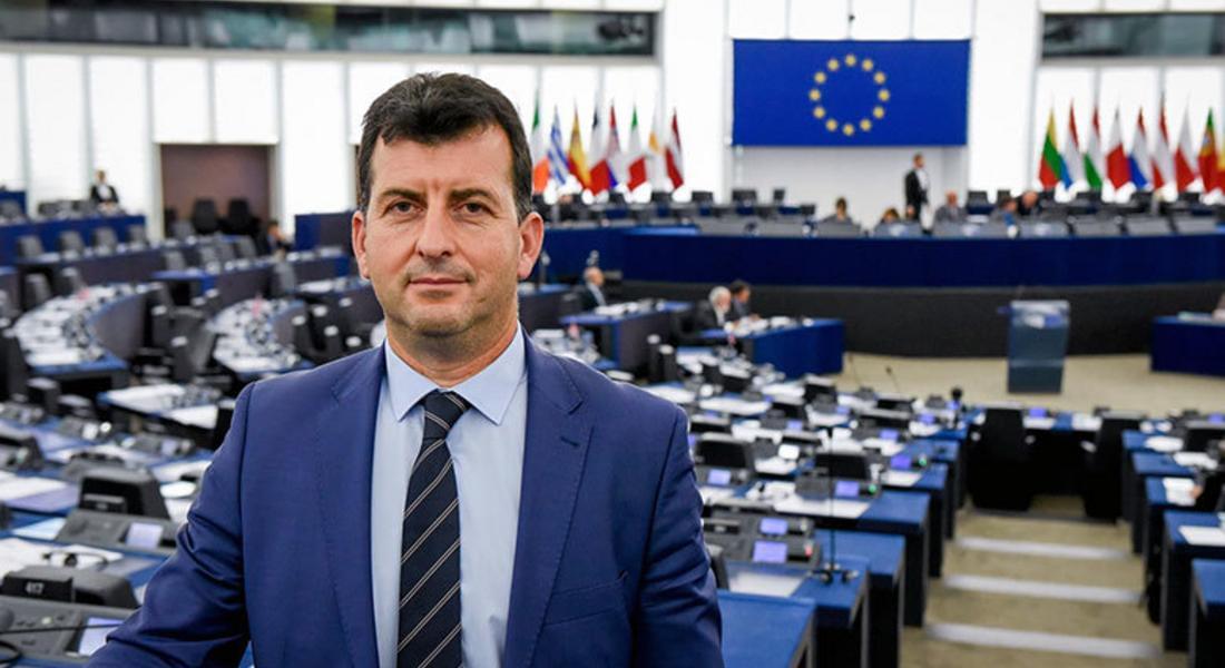 В петък евродепутатът Асим Адемов връчва в Смолян наградите от конкурса за народни будители 