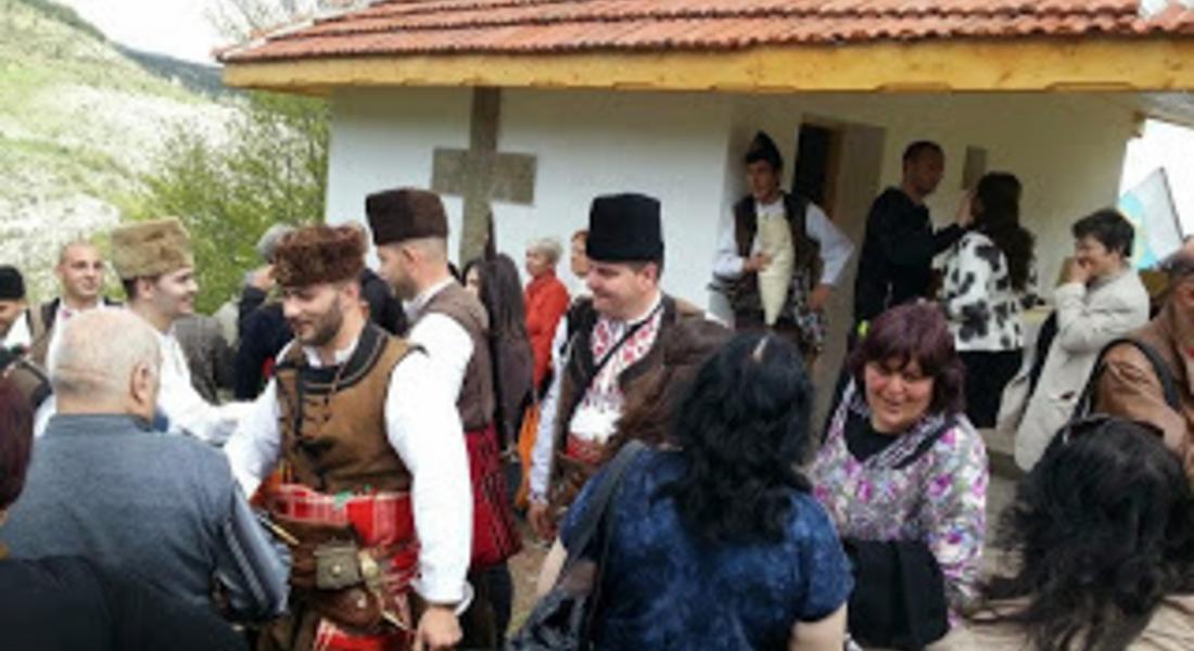 По инициатива на младите воеводи възстановиха параклиса „Св.Георги” в село Дряново 