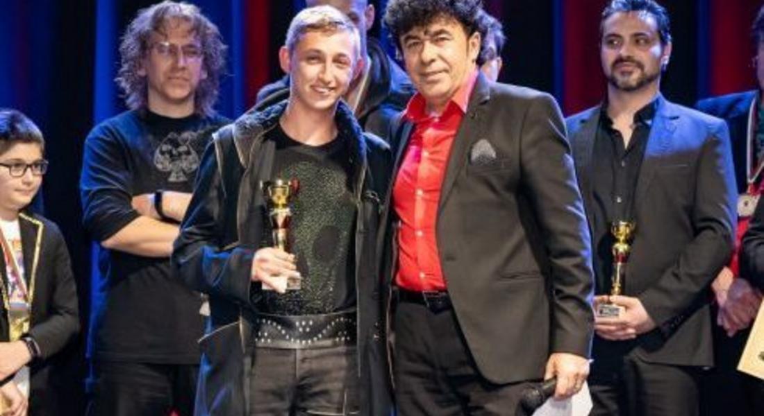 22-годишен фокусник от Смолян спечели приза „Илюзионист на годината”