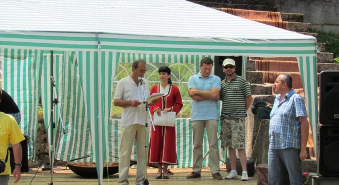 Стотици почетоха празника на смолянкото село Могилица