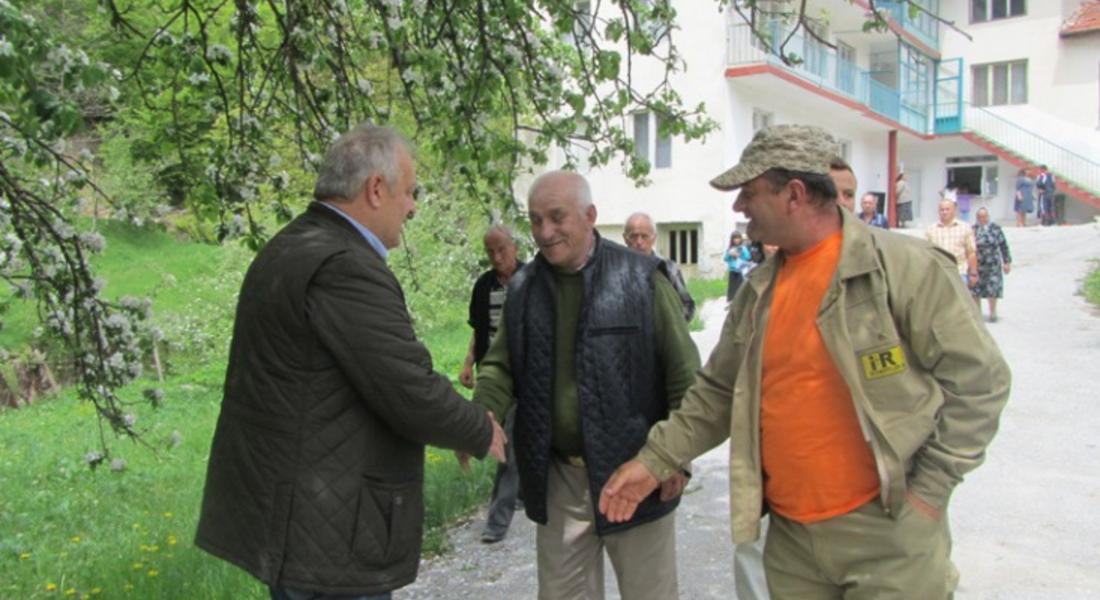 Кметът Мелемов поздрави жителите на Букаците и Липец с традиционния им празник