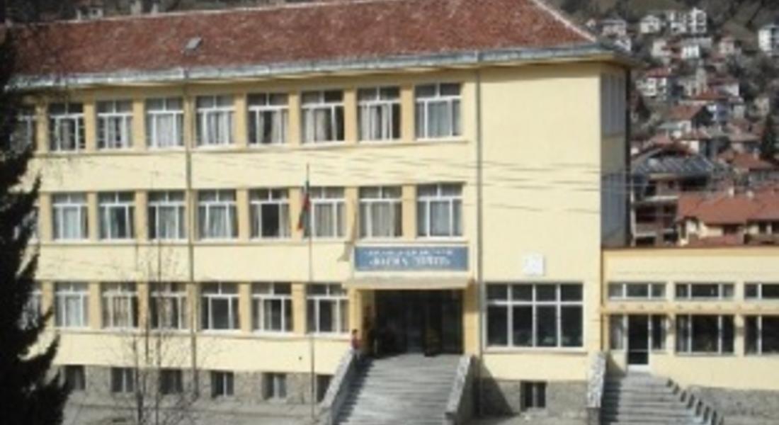 Зимното бедствие затвори училища в Смолянско
