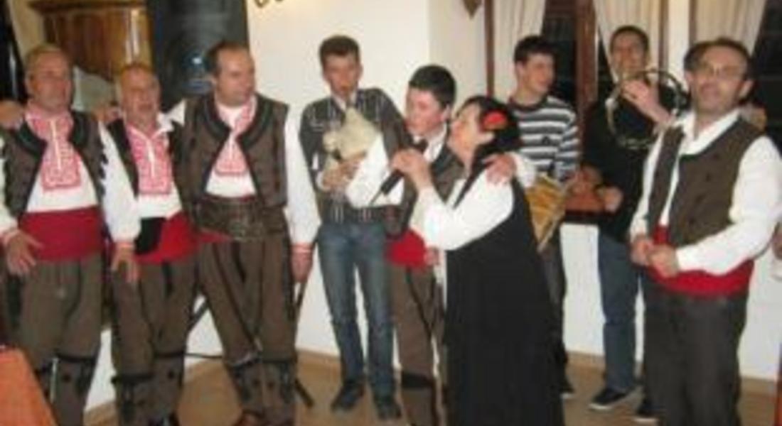   С много пeсни, хумор и танци самодейците от Златоград отбелязаха Деня любителското творчество 