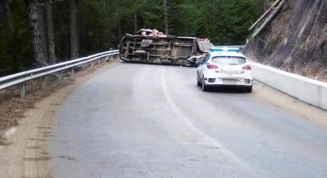 Шофьор пострада при катастрофа на пътя Смолян - Подвис