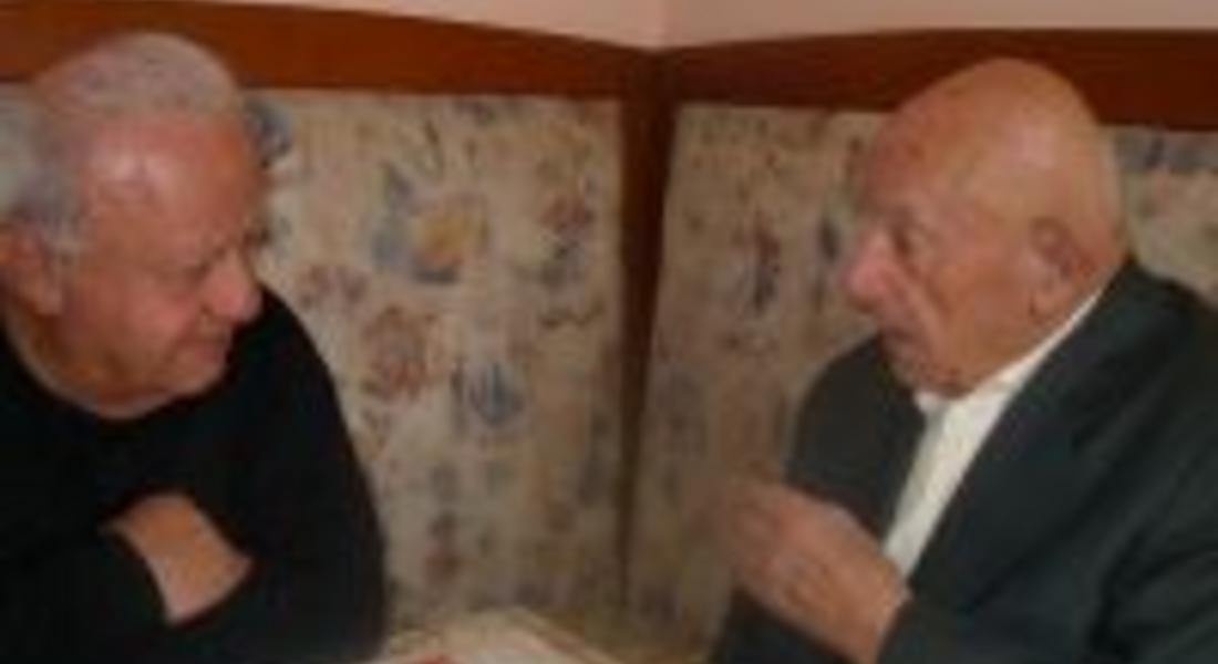 Почетният гражданин Тодор Кавгазов беше поздравен от областния управител на Смолян по случай 100-годишния му юбилей.