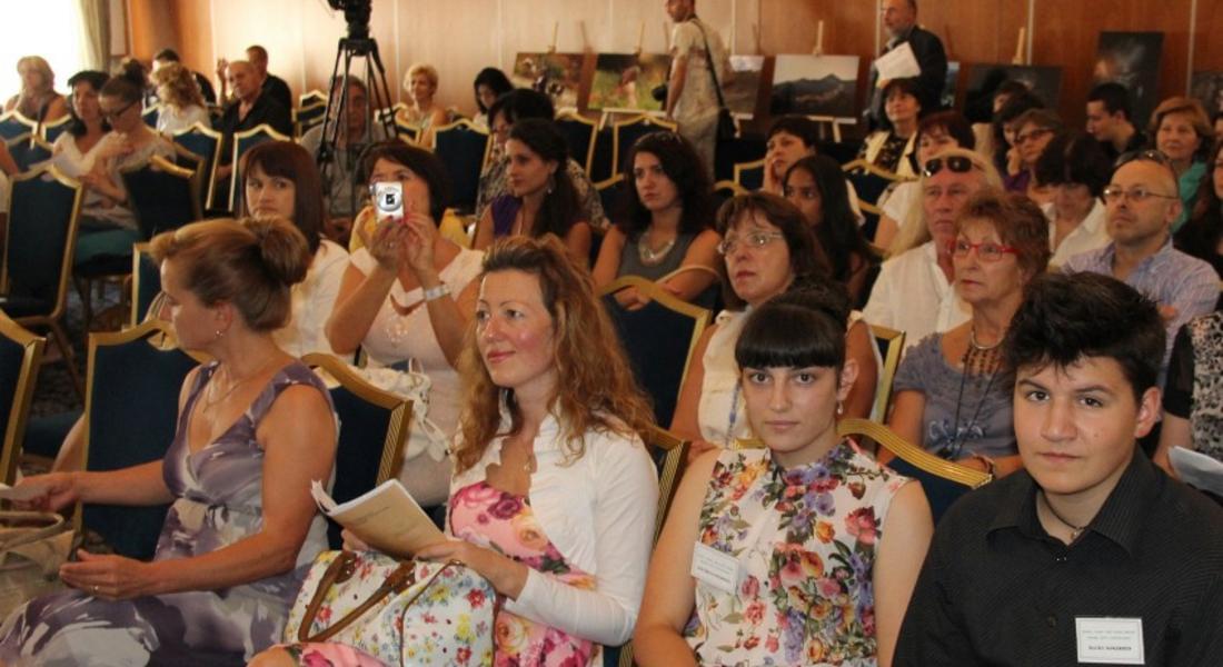 Млади фотографи и гайдари участваха в конференция в София