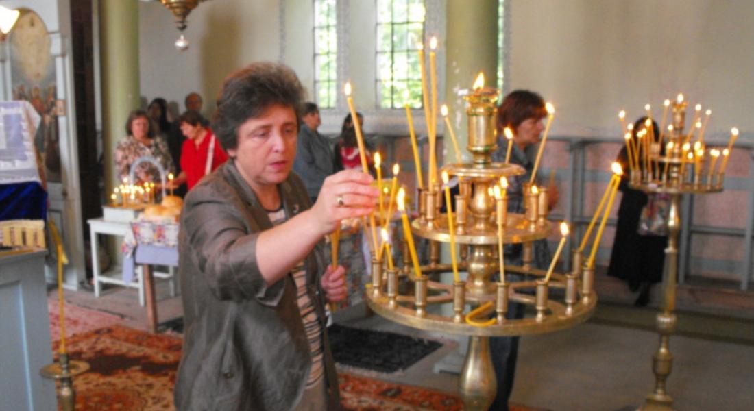 Дора Янкова посети Турян за храмовия празник на църквата в селото