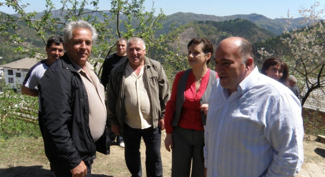 Депутатът д-р Даниела Дариткова и членове на ГЕРБ присъстваха на курбан в рудоземското село Оглед