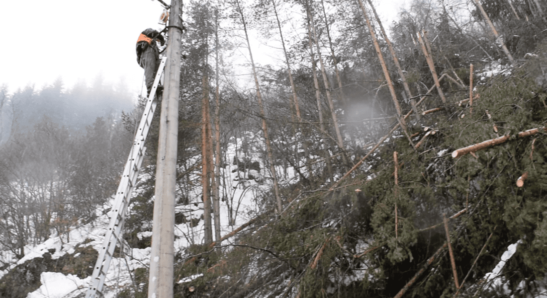 52 населени места в област Смолян са все още без ток