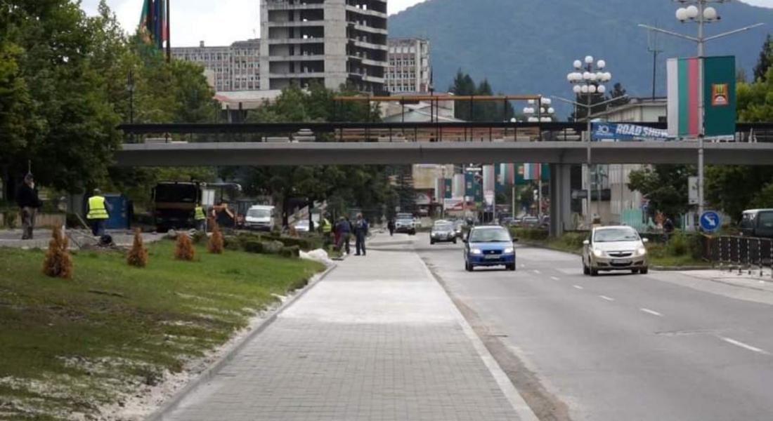 През почивните дни се спира движението по бул.“България“ поради асфалтиране на двете ленти на булеварда