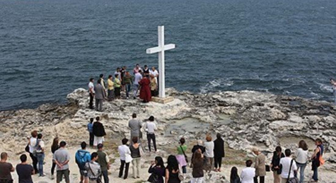 Православната църква почита днес Кръстовден