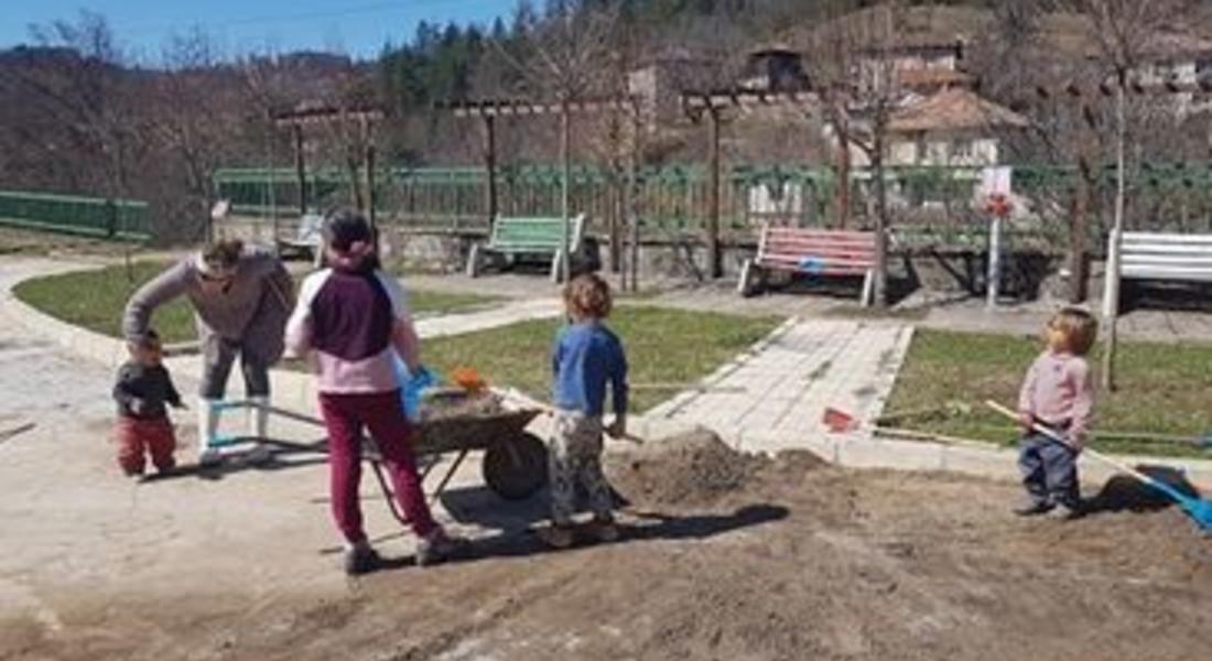 Пролетно почистване в село Полковник Серафимово