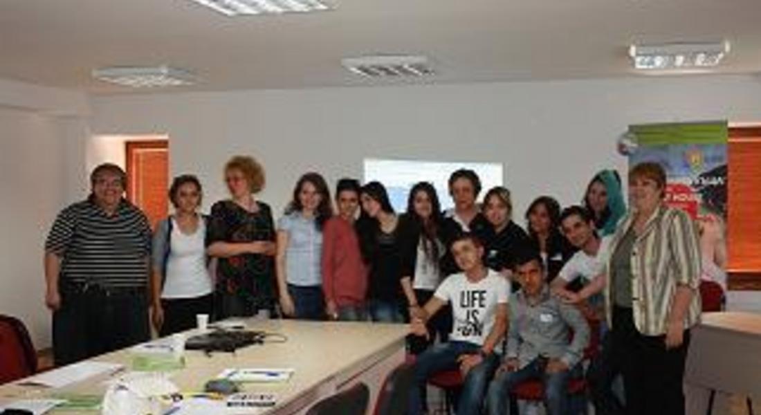 Студенти от Азербайджан учат български в ДАНО-центъра