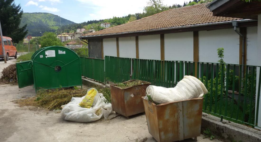   Зачестяват случаите на нерегламентирано изхвърляне на отпадъци в съдовете за смет в Смолян