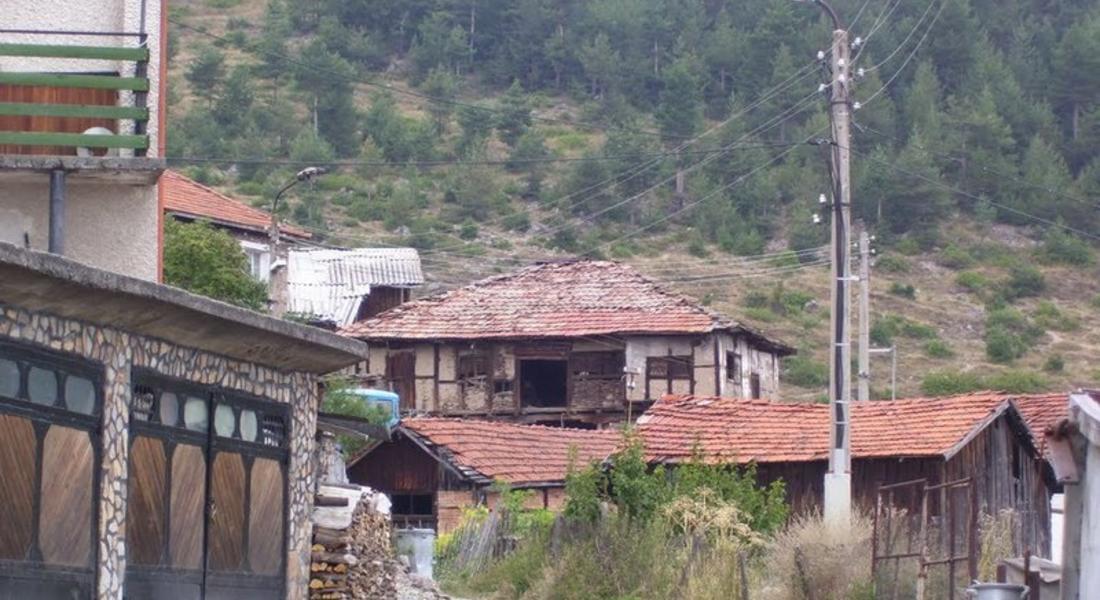 Незаконни боеприпаси и антични вещи иззеха от частен дом в с. Селча