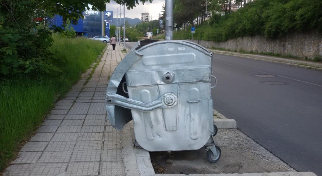 Близо 24 колела са откраднати от съдовете за битови отпадъци в Смолян