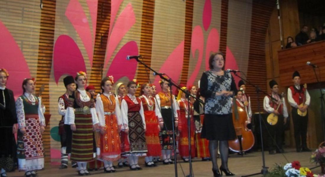   НУФИ с първи фолклорен конкурс „Широка лъка пее, свири и танцува“