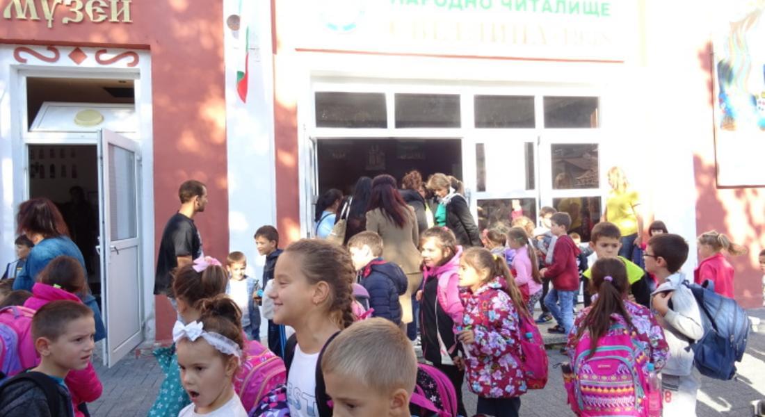 Кметът Боян Кехайов подари спектакъл за децата в Неделино