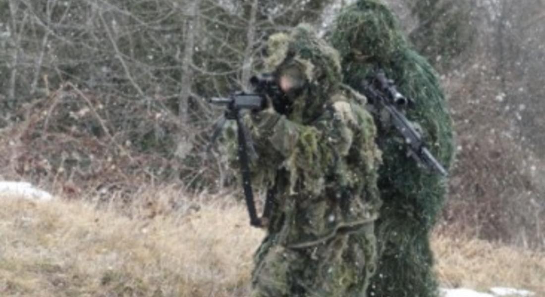 Български и американски военнослужещи демонстрираха умения при стрелба със снайперова пушка