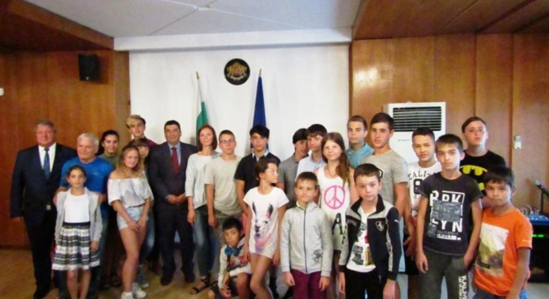 Областният управител посрещна делегация от бесарабски българчета