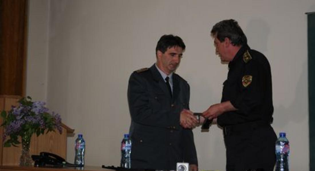 Гл. комисар Николай Николов награди пожарникари и спасители от Смолян, участвали при преодоляване на снежното бедствие през март