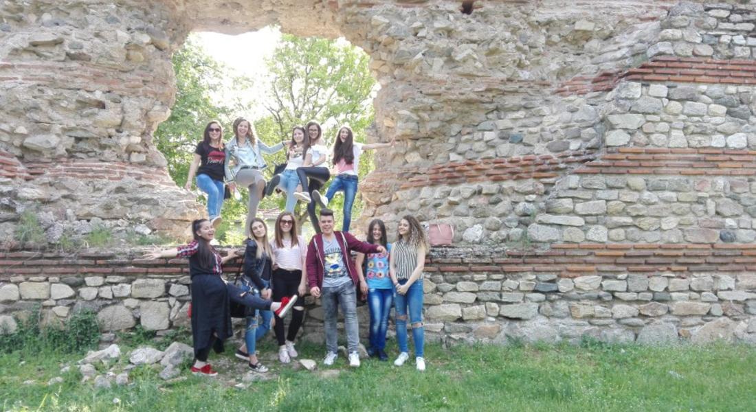 Вокална група  „Ро-войс“  участва в национален конкурс   "15 лалета" в Хисаря