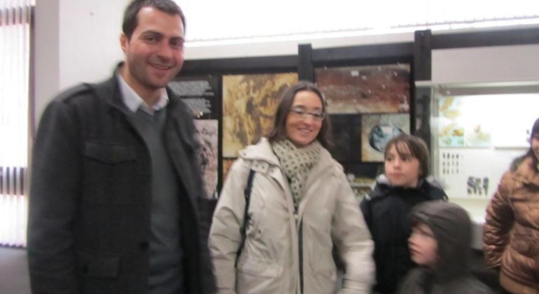 Белгийската посланичка Аник ван Калстър посети Историческия музей в Смолян заедно със семейството си