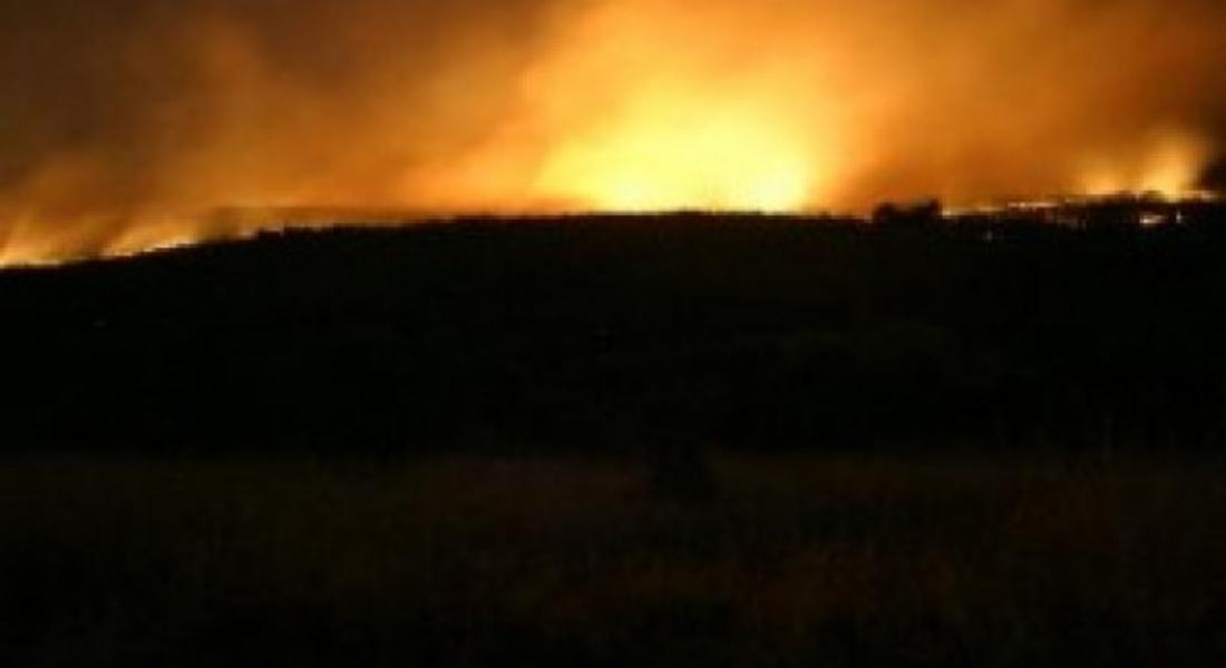 Пожарът в Гръцко почти до нашата граница, продължават дежурствата на нашите 