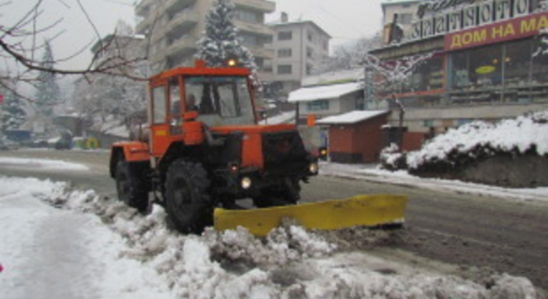  15 машини на “Титан Клинър” работят за почистването на пътна мрежа в Смолянско
