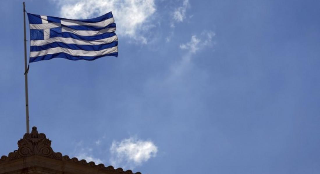  МВнР: Пълни резервоари, пари в брой и лекарства, ако ходите в Гърция