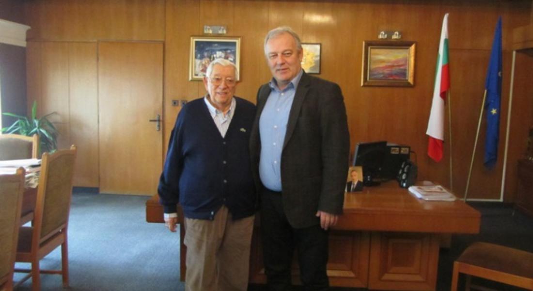 Архонтът на Вселенската патриаршия Димитър Атанасов се срещна с кмета Николай Мелемов