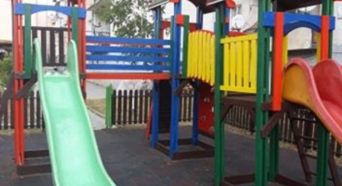 Община Смолян продължава да ремонтира и възстановява детските площадки