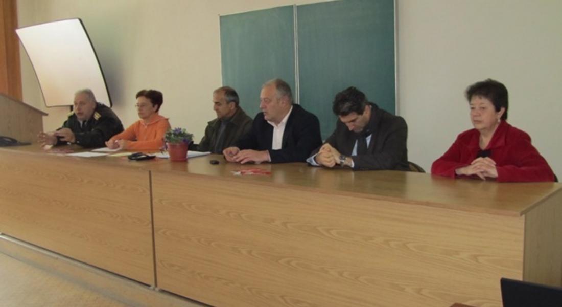 Кметът Николай Мелемов връчи договорите на 17 доброволци от община Смолян