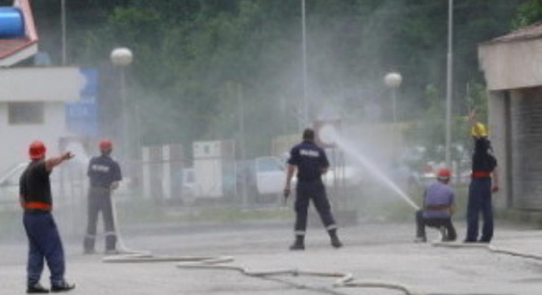 Пожарникари от Баните помогнаха на колегите си от Ардино