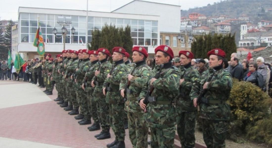  Обявиха конкурси за 200 войнишки длъжности в Сухопътните войски
