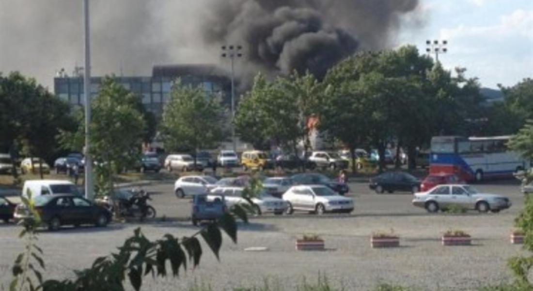 Автобус с израелски туристи взривен на летище Бургас, има жертви