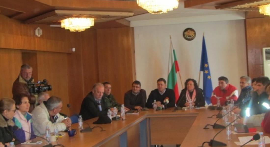 Двама министри дойдоха в Смолян заради бедствието, армията се включва с високопроходима техника