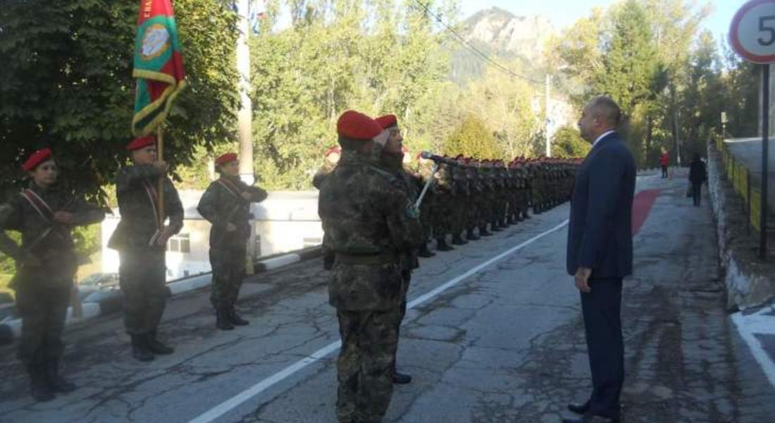 Президентът Румен Радев ще посети 101-ви алпийски полк в Смолян