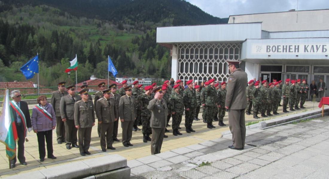 Областният управител почете празника на 101-ви Алпийски батальон