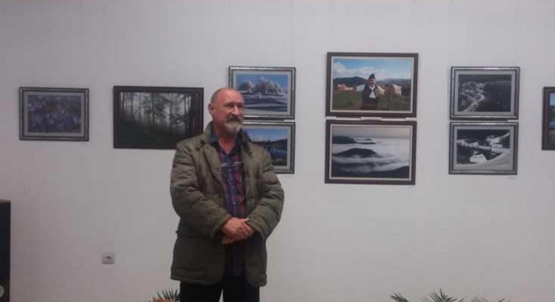 Пейзажи и събития от Родопите показва изложба в Смолян