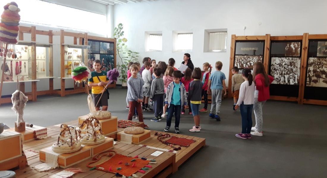 Близо 70 деца твориха в лятната школа „Ваканция в музея“