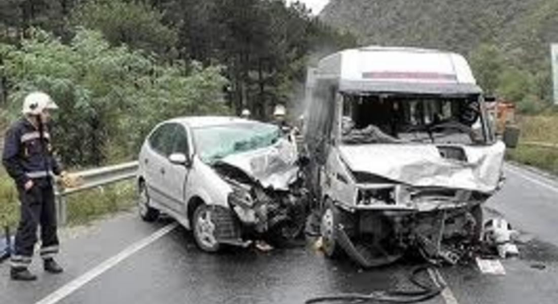 Четири пътнотранспортни произшествия с материални щети за денонощие в Смолянско