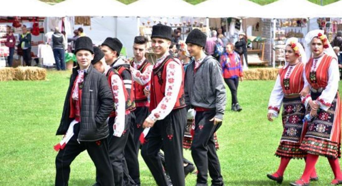 Фолклорно-туристически събор стартира в село Ягодина