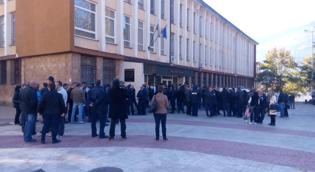 Три лъча от недоволни полицаи от Смолянско тръгват за протестите в София
