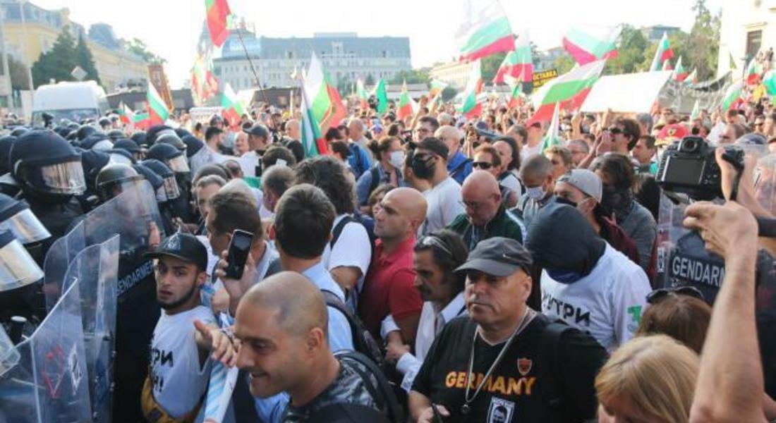 Напрежение на протеста в София